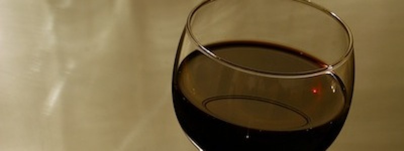 When is Wine Natural? Red Wine Glass 800x300